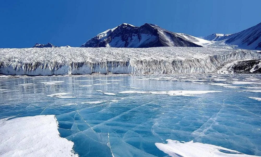 Η πρώτη επίσημη ελληνική ερευνητική αποστολή στην Ανταρκτική